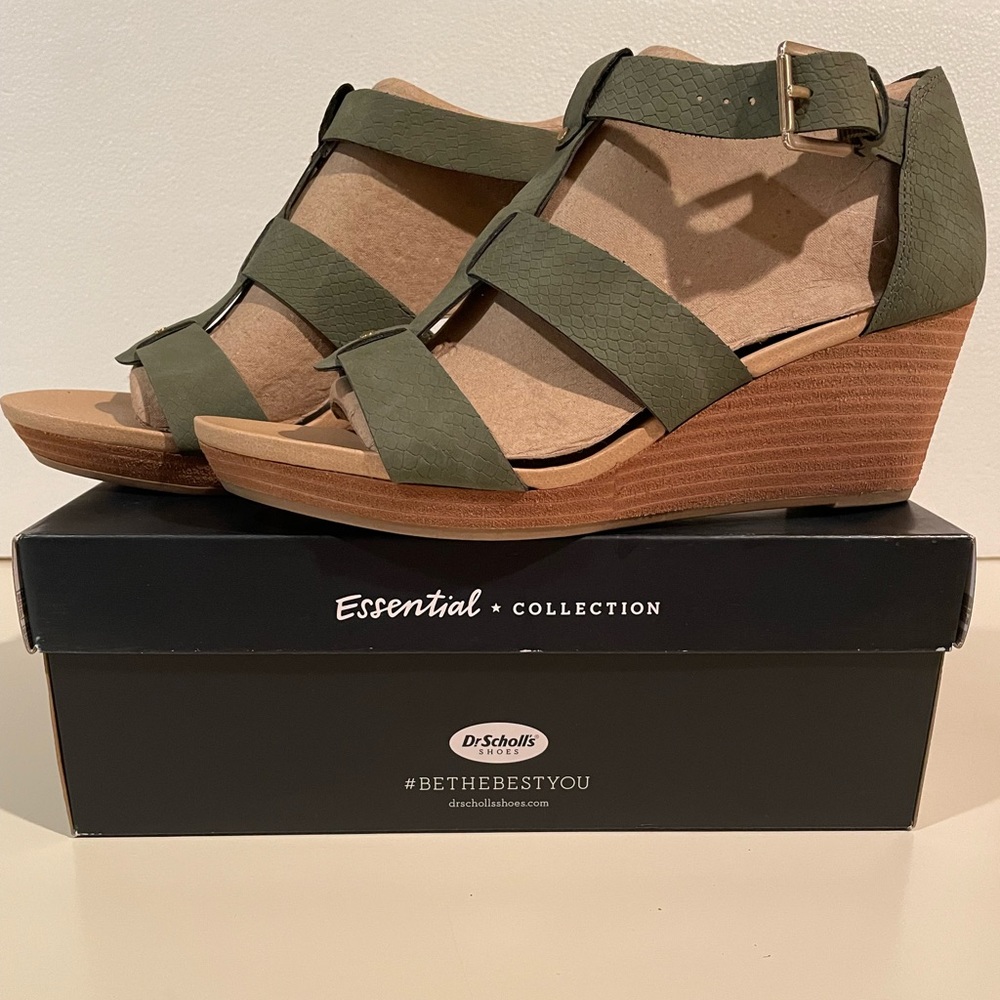 Dr. Scholl’s GREEN SNAKE sandals  11M